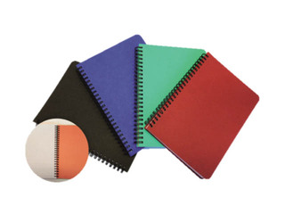 Klade kartona vākos ar spirāli SM·LT, A4, rūtiņu, 96 lapas