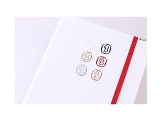 Piezīmju grāmata A5 Balts business ar gumiju, balta vai melna