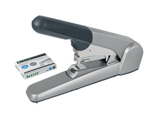 Skavotājs lieljaudas Leitz, līdz 60l, plakanais skavojums, pelēks/melns