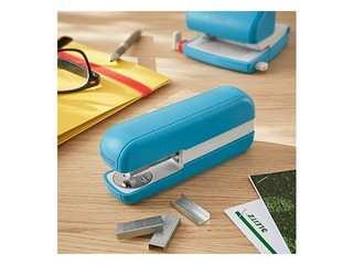 Skavotājs Leitz Cosy, 30 lapām, zils