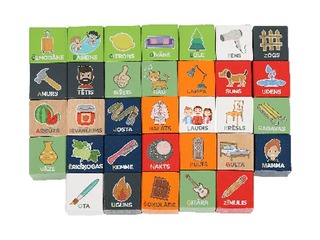 Spēle Alfabēts un vārdi, koka klucīši