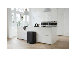 Atkritumu tvertne ar pedāli Brabantia, Bo, matēti melna, 60l