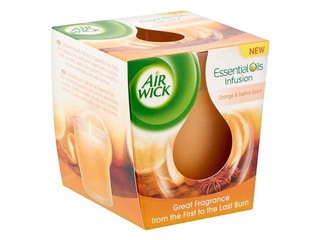 Aromatizētā svece stikla glāzē Air Wick Orange&Festive Spice, 30-35h